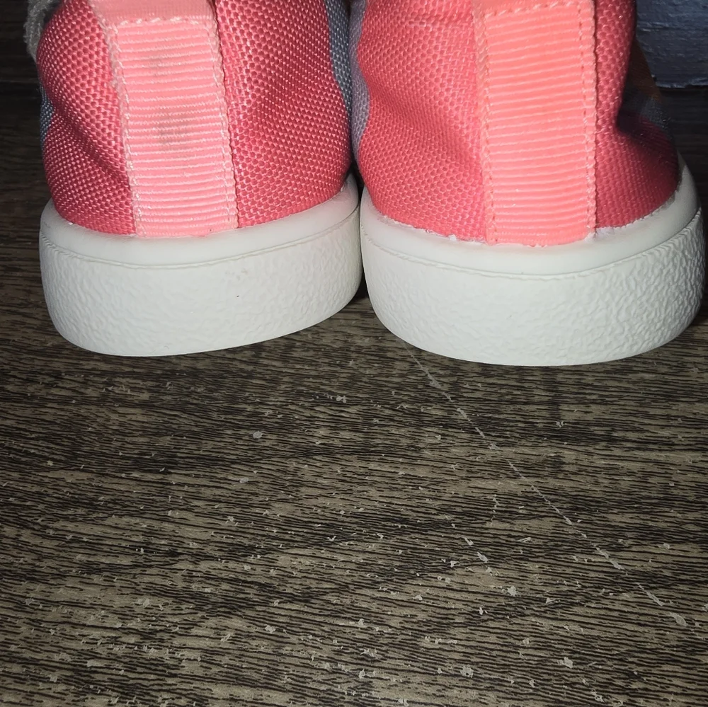 Kids size 11 ✏️ pencil inspired sneakers - Picture 4 of 6
